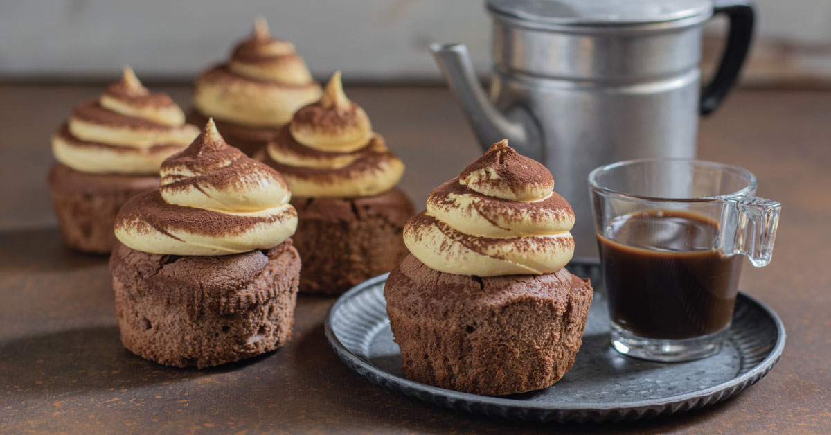 Dolcetti al cioccolato con decorazione di crema, Nonna Anita